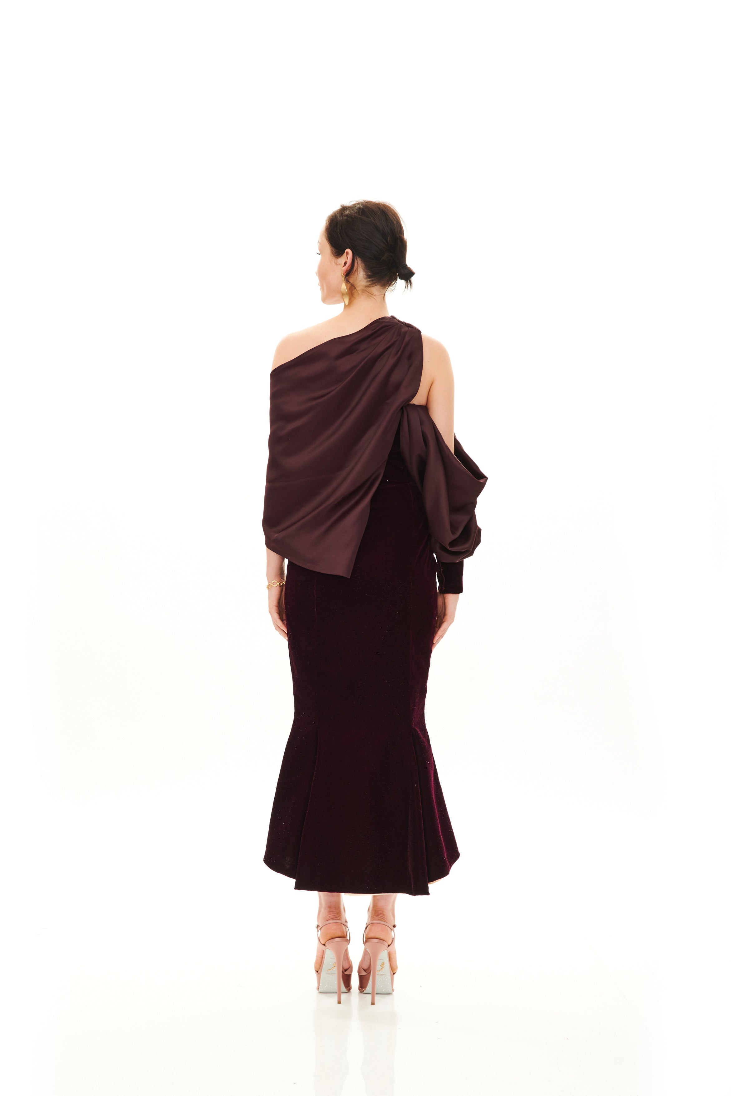 COLUMN MIDI DRESS WITH ASYMMETRIC DRAPED SHAWL