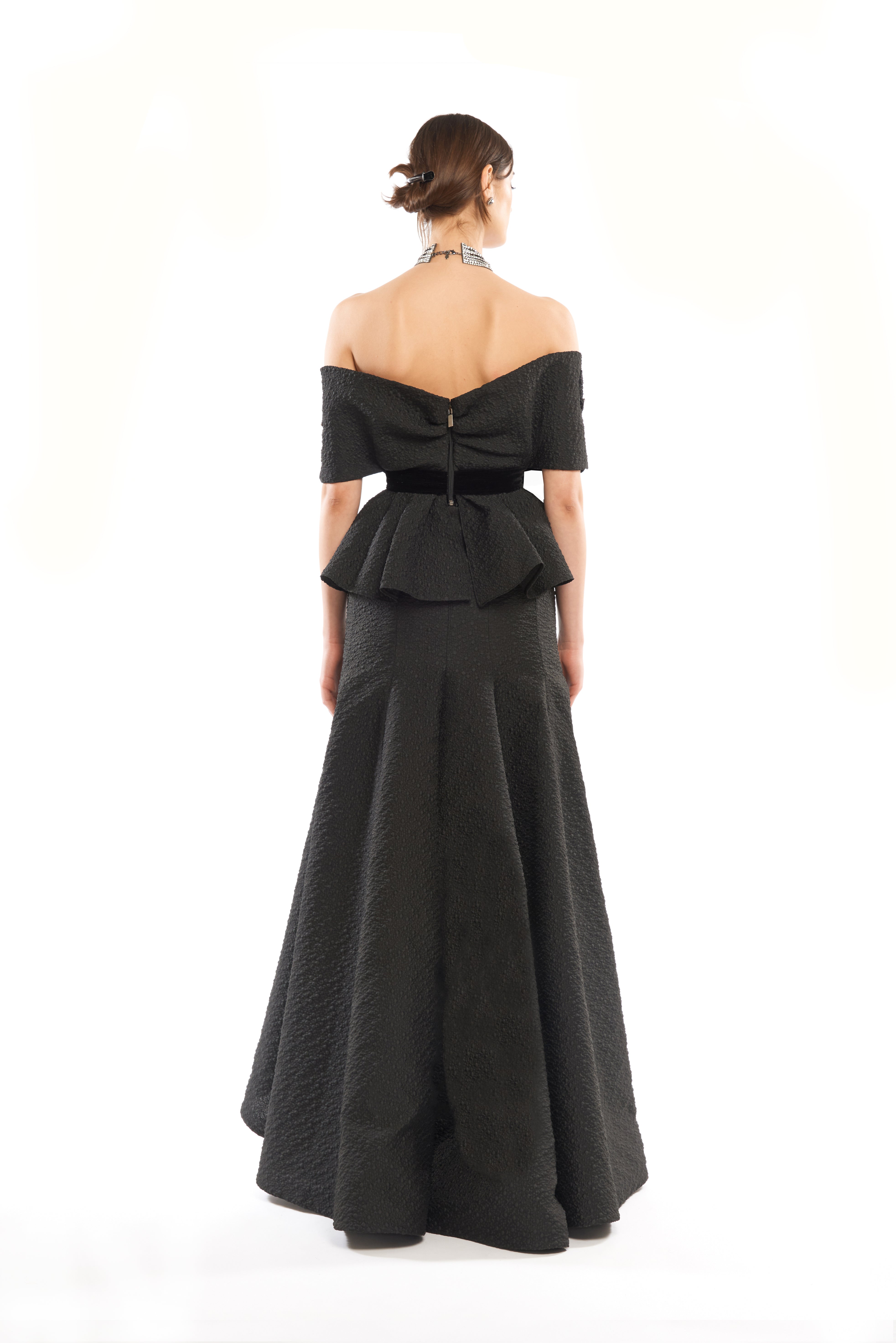 OFF-SHOULDER PEPLUM DRESS WITH VELVET BRA