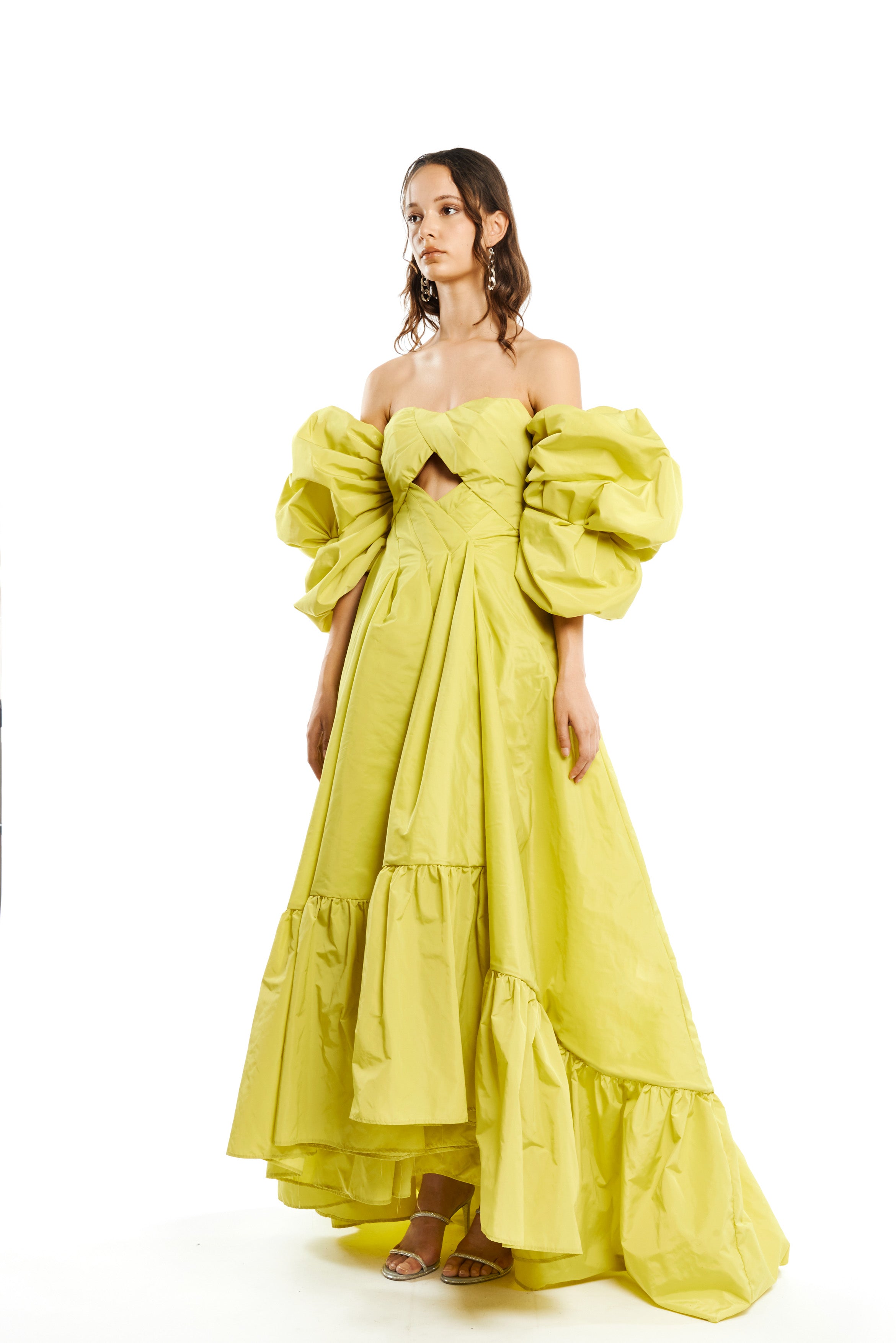 DRAPED BUSTIER VOLUME GOWN WITH PUFFY ARMS