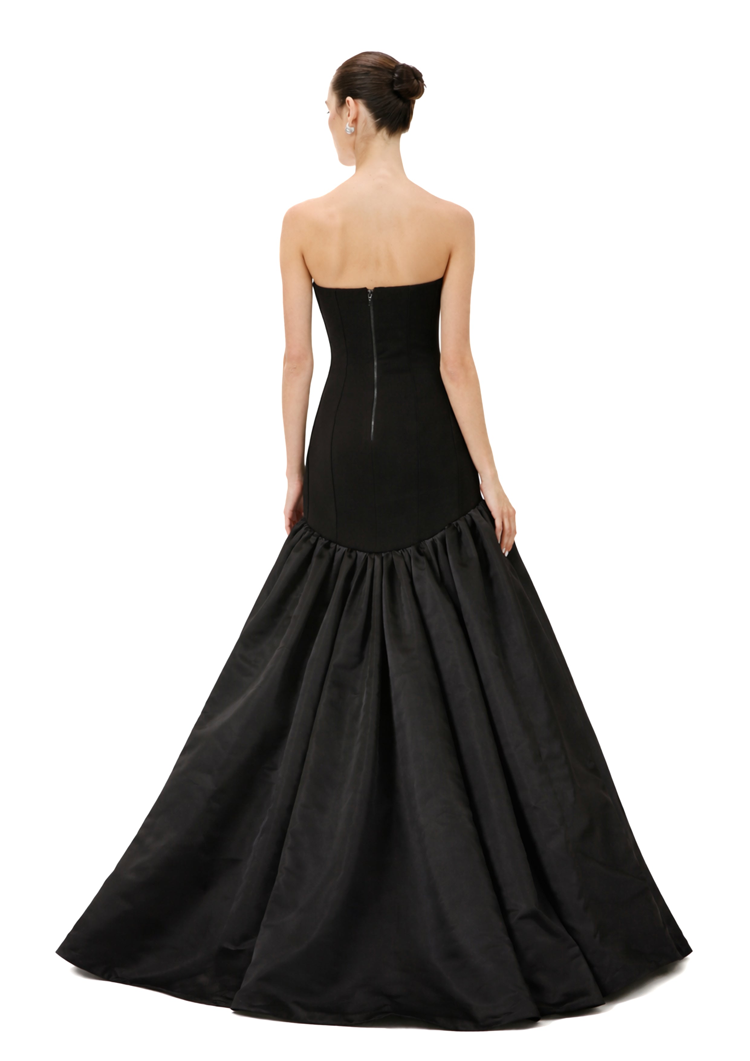STRAPLESS BALL GOWN WITH FITTED BODICE