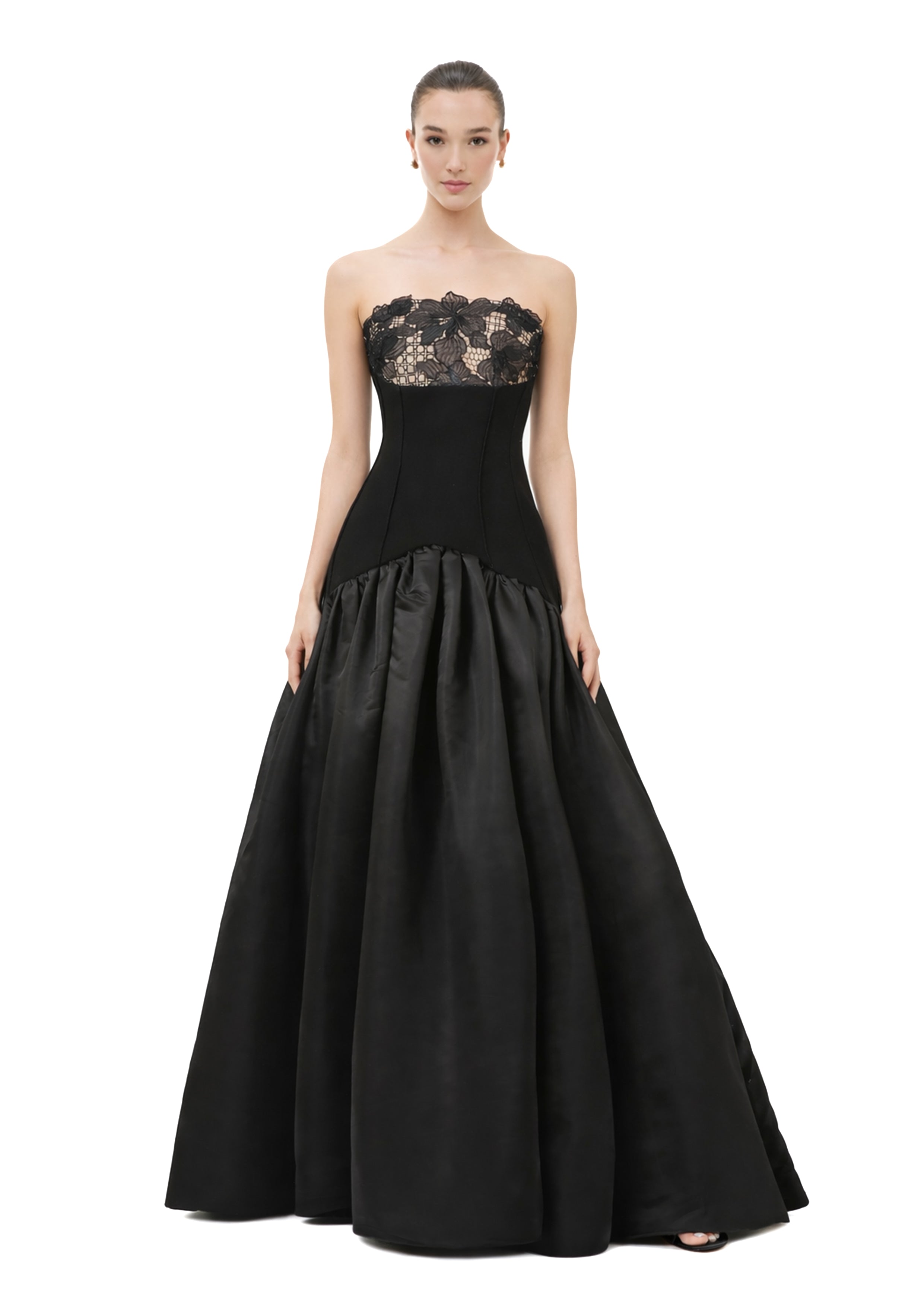 STRAPLESS BALL GOWN WITH FITTED BODICE