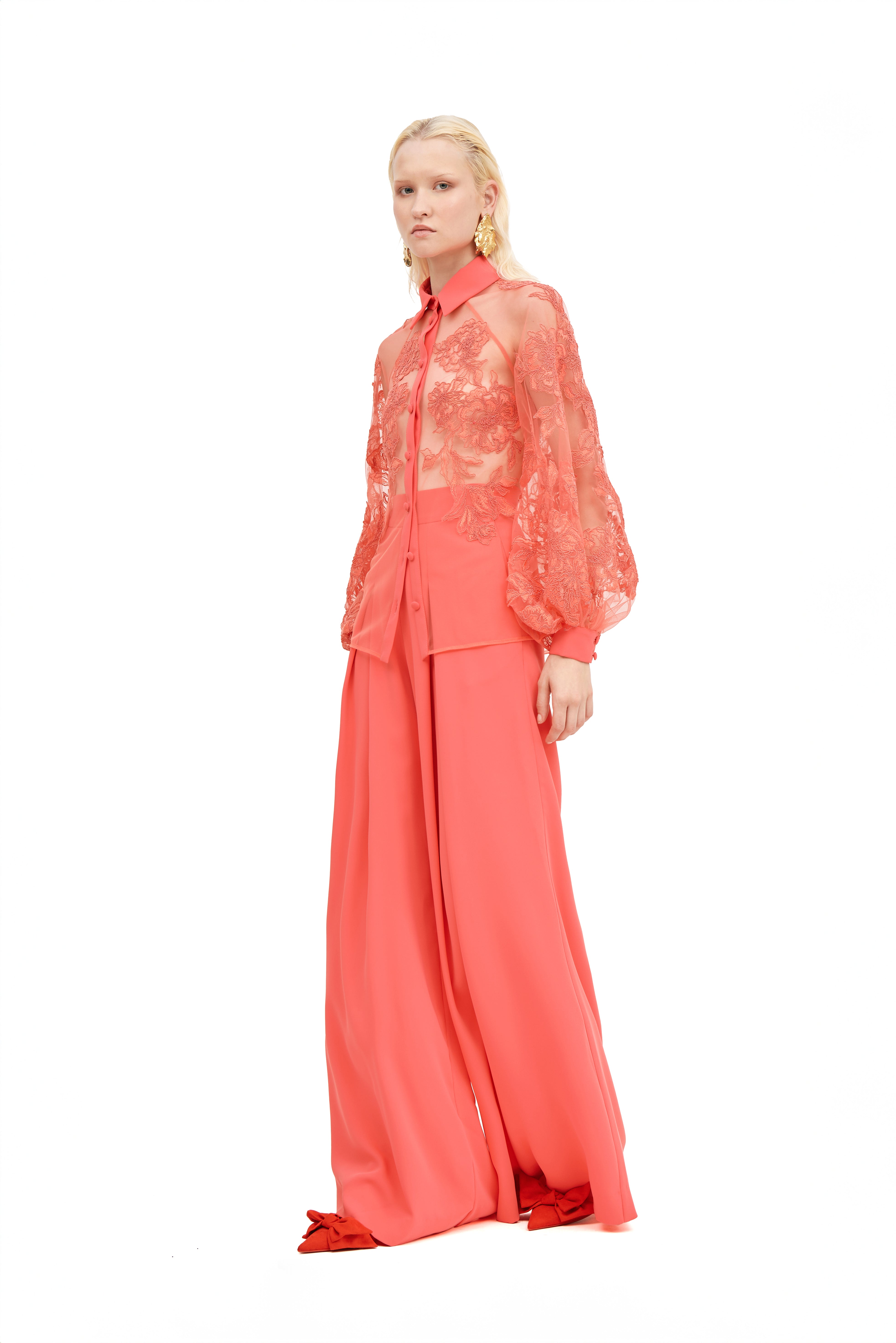 V-NECK BOW TOP WITH PUFFY SLEEVES