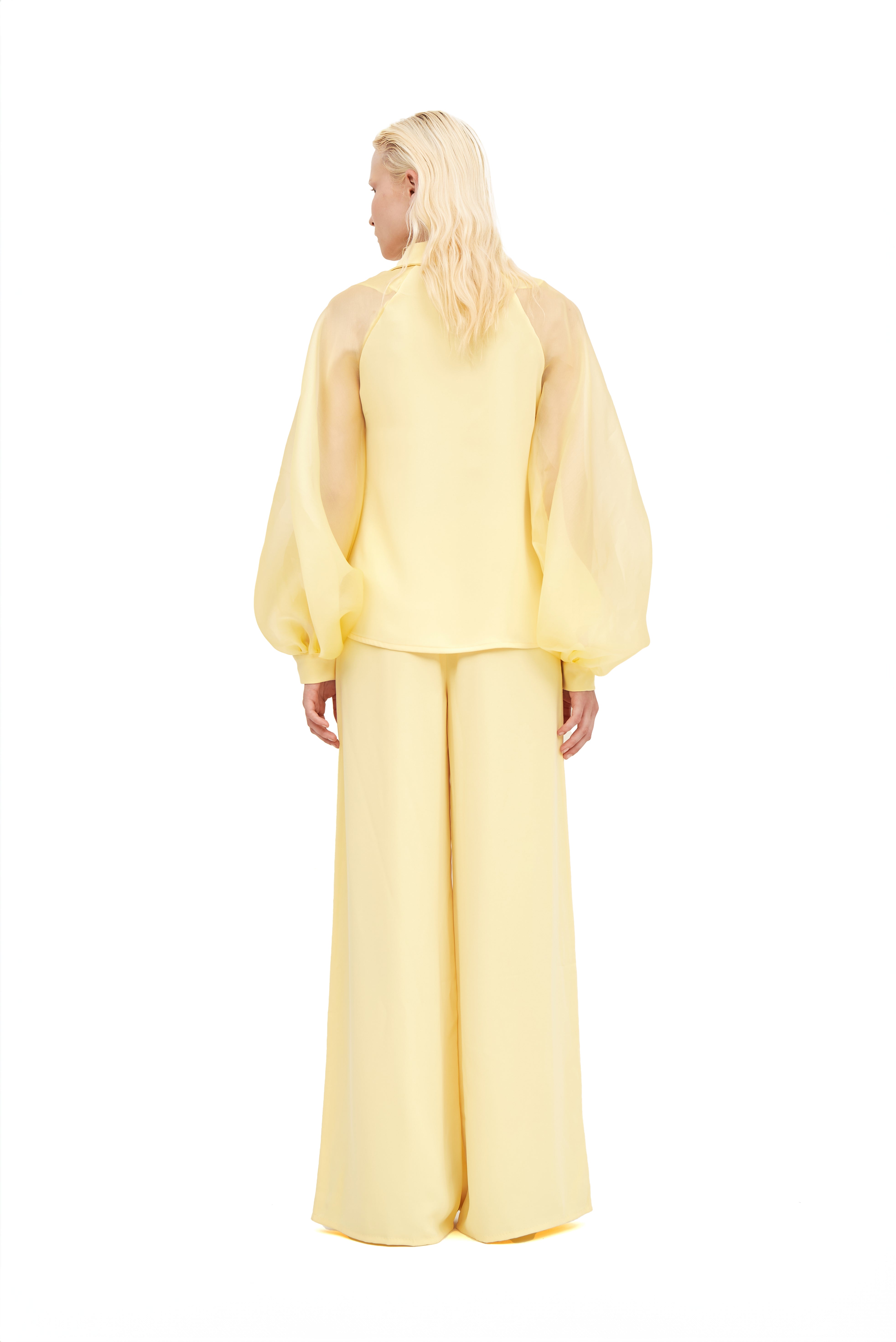 V-NECK BLOUSE WITH PUFFY SLEEVES