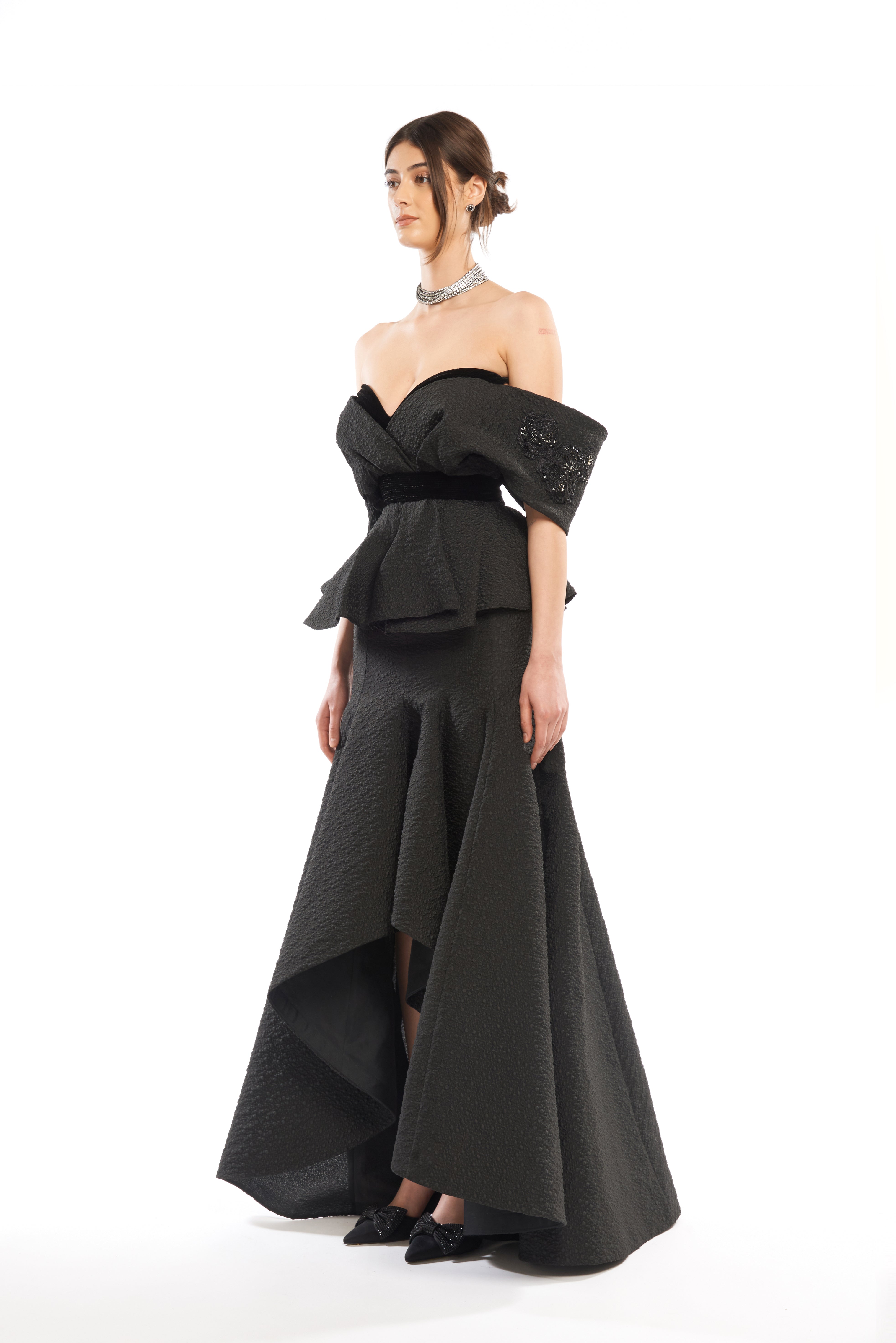 OFF-SHOULDER PEPLUM DRESS WITH VELVET BRA