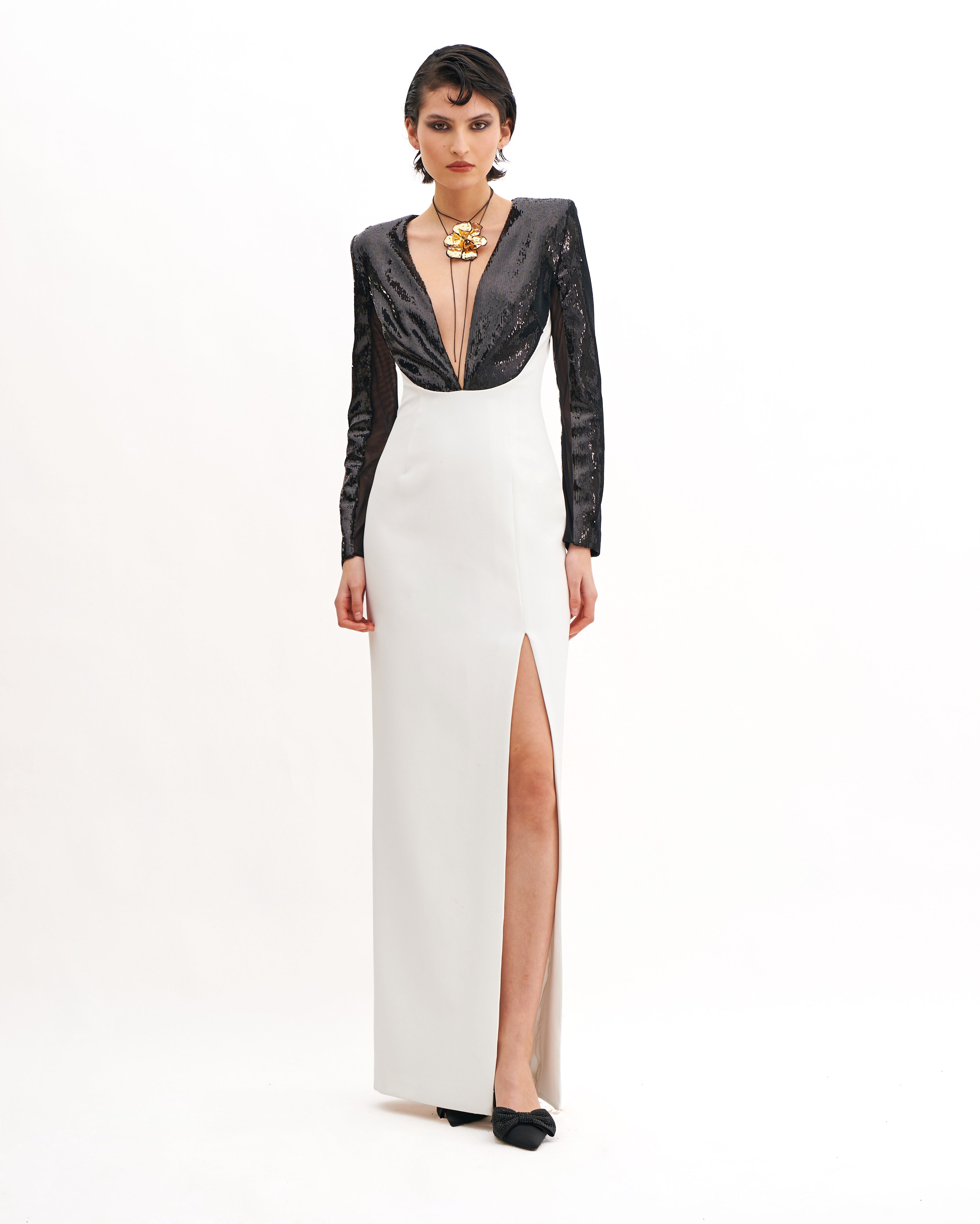 V-NECK MAXI DRESS WITH SLIT