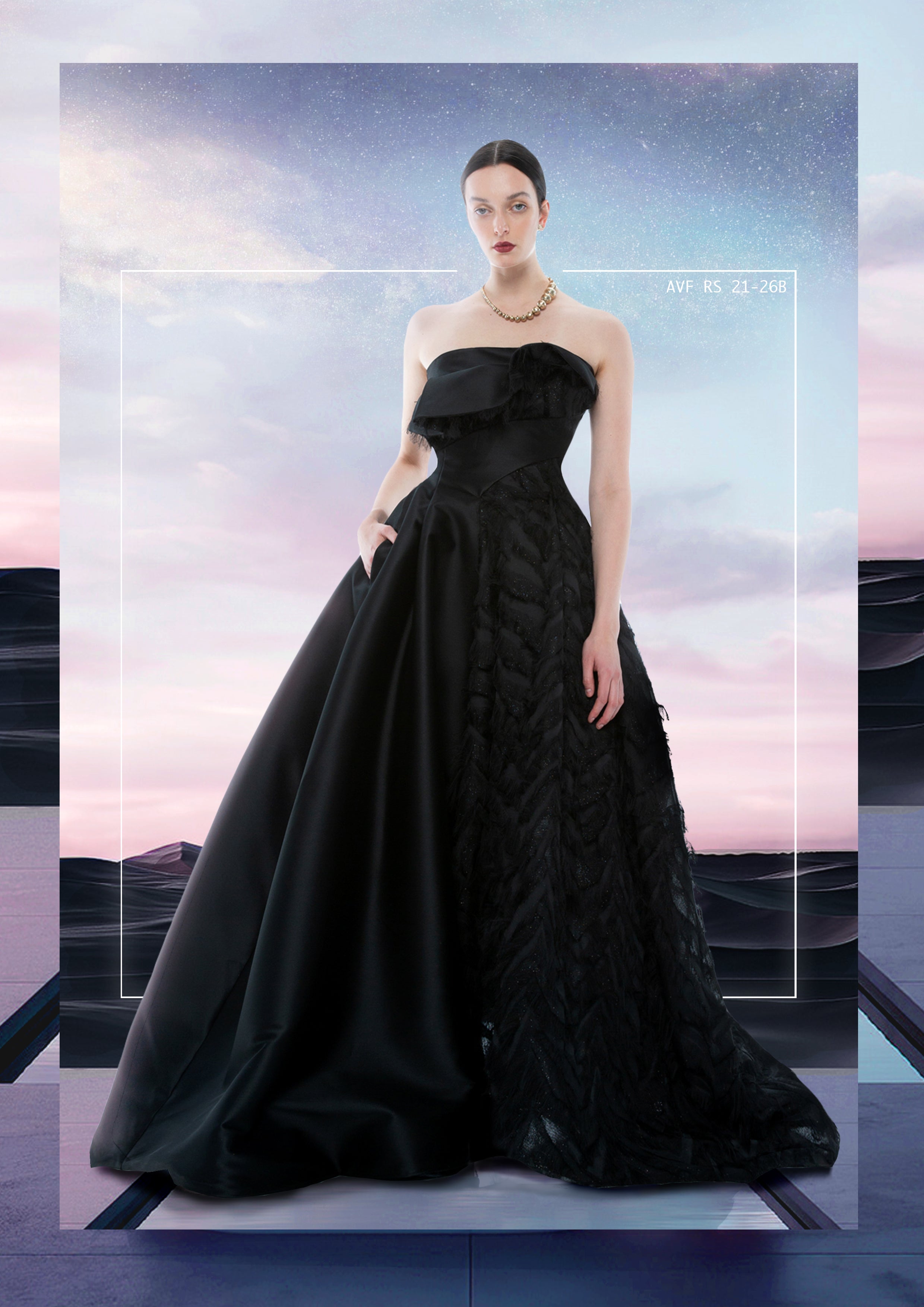 HALF FEATHER GOWN BLACK SWAN