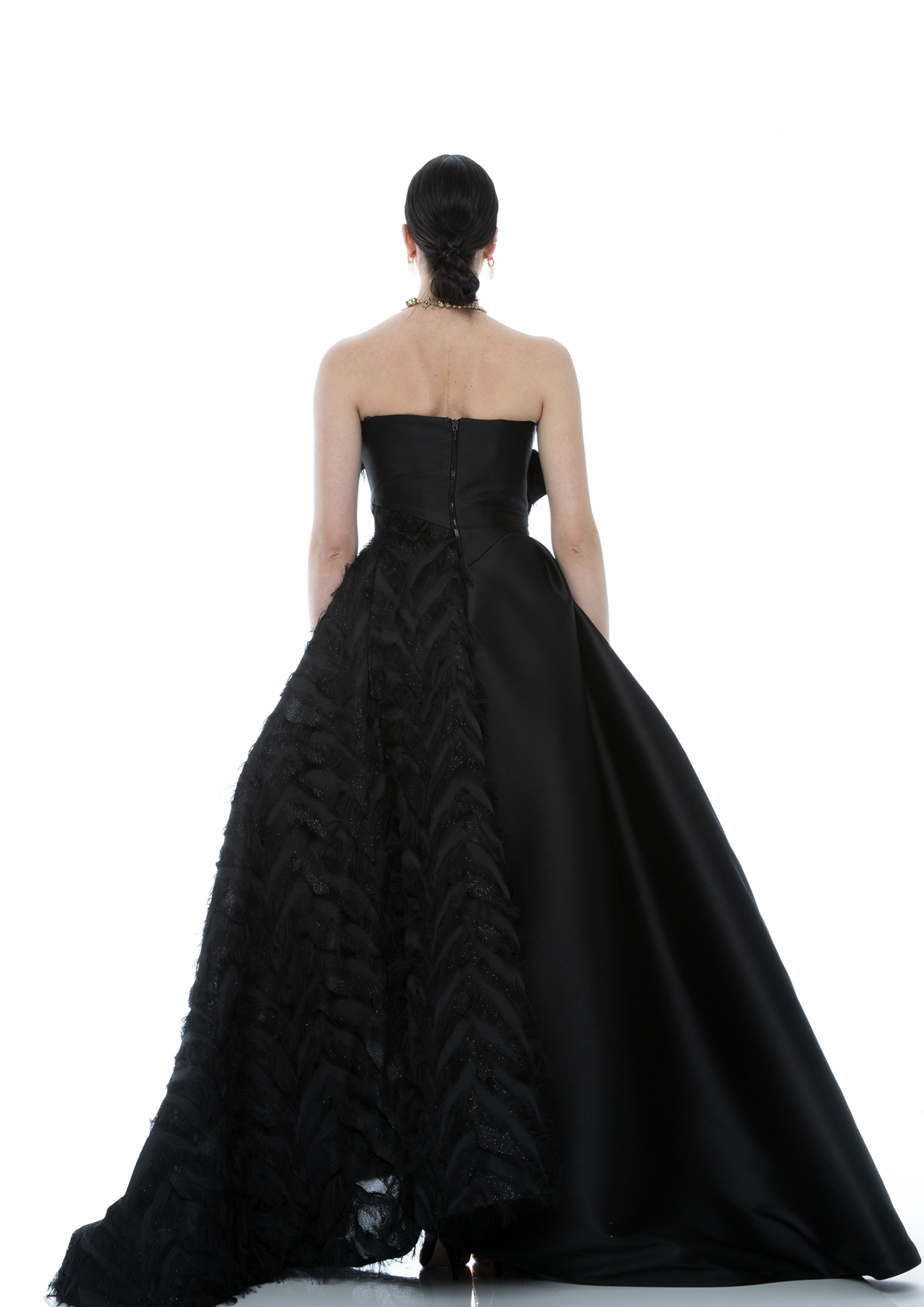 HALF FEATHER GOWN BLACK SWAN