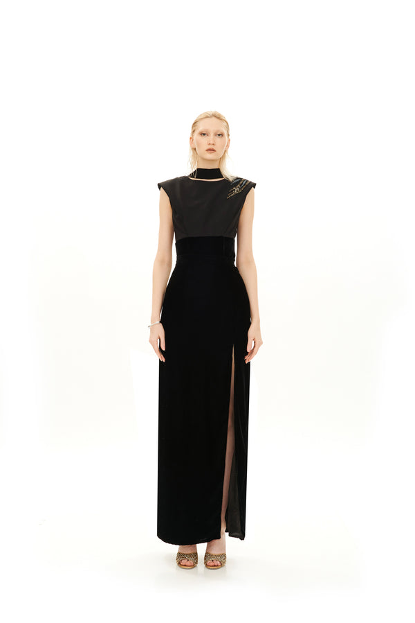 SQUARE PLEAT COLUMN SIDE SLIT LONG DRESS WITH EMBROIDERY