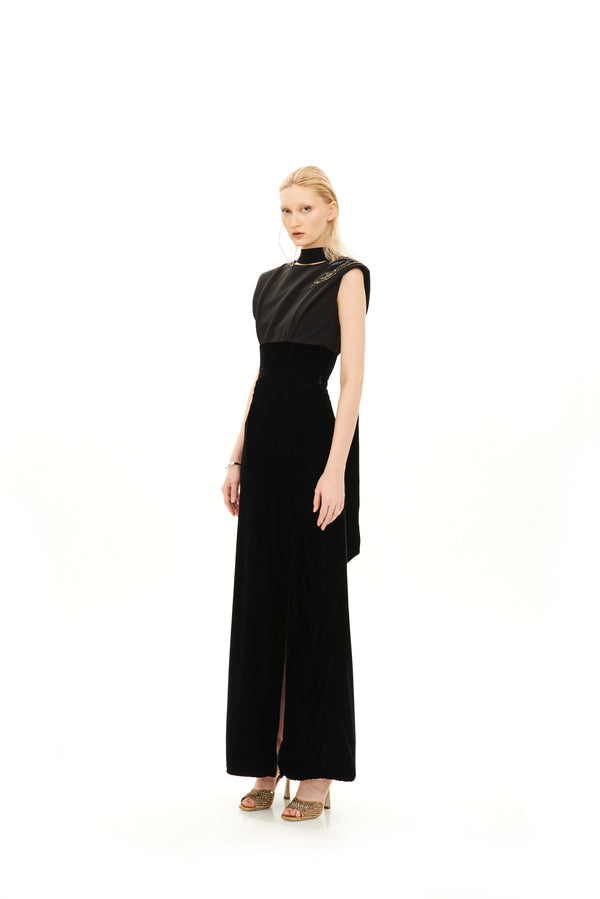 SQUARE PLEAT COLUMN SIDE SLIT LONG DRESS WITH EMBROIDERY