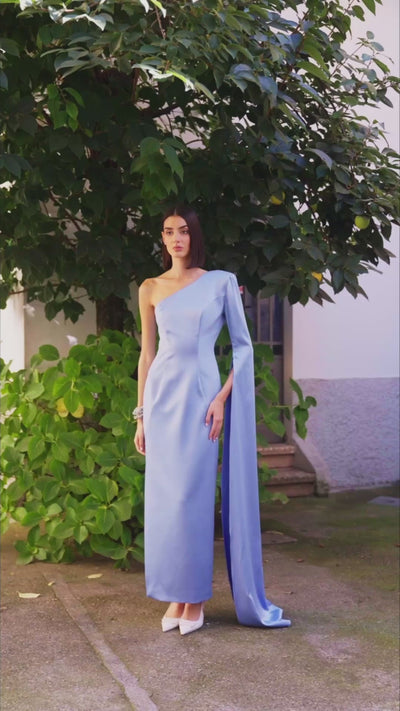 ONE SHOULDER SHADOW MAXI DRESS VIDEO