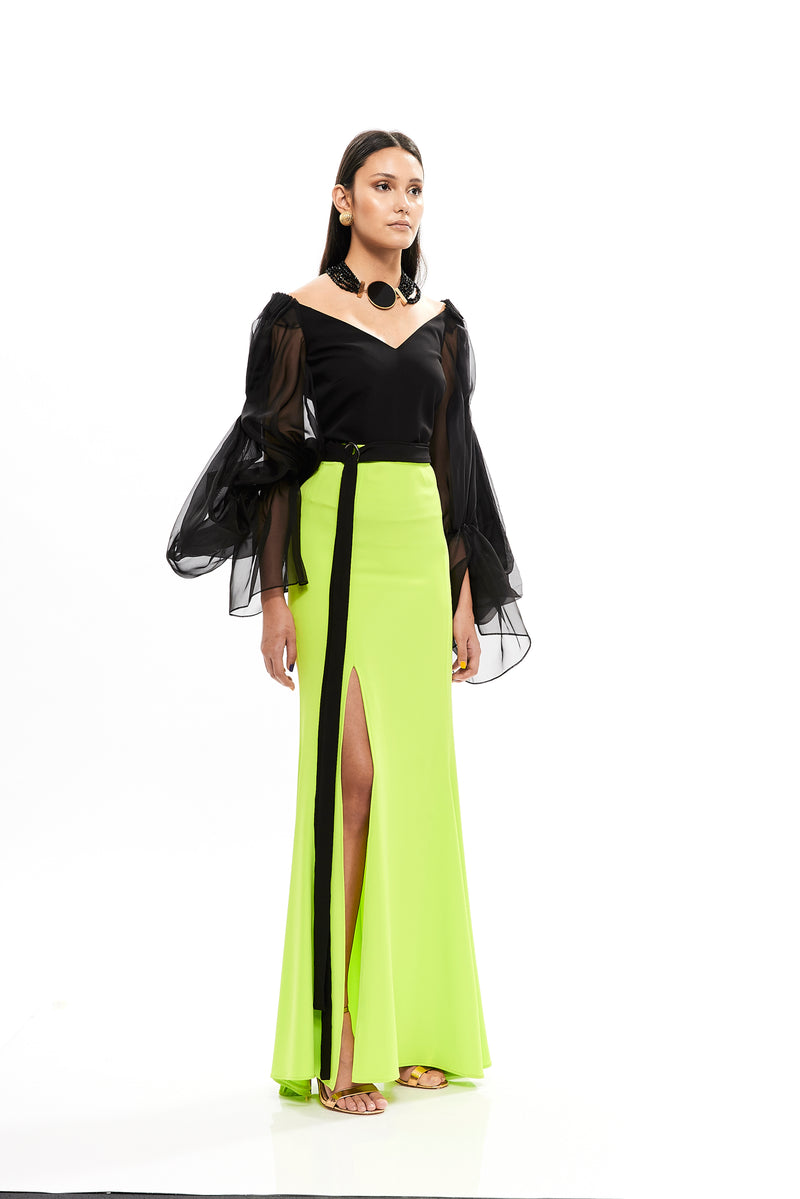 SILHOUETTE SLIT SKIRT