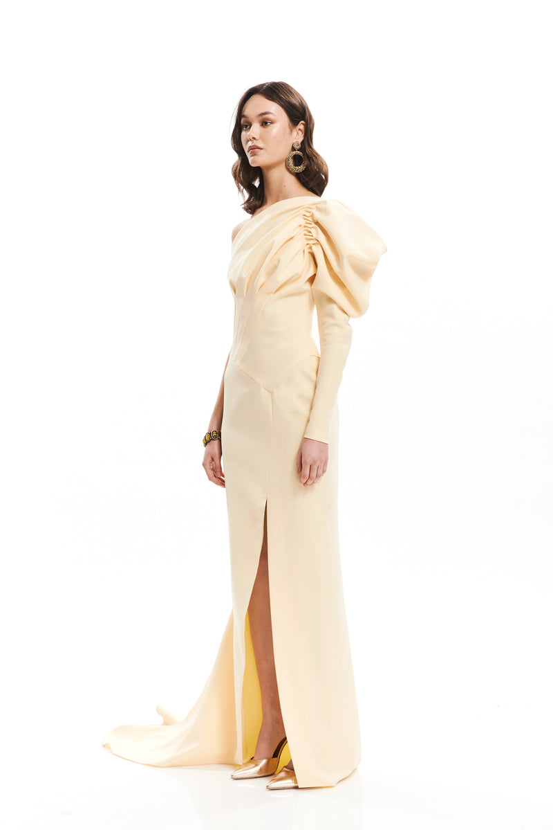 MONOSHOULDER DRAPED PLEATS LONG DRESS WITH SIDE QUEUE