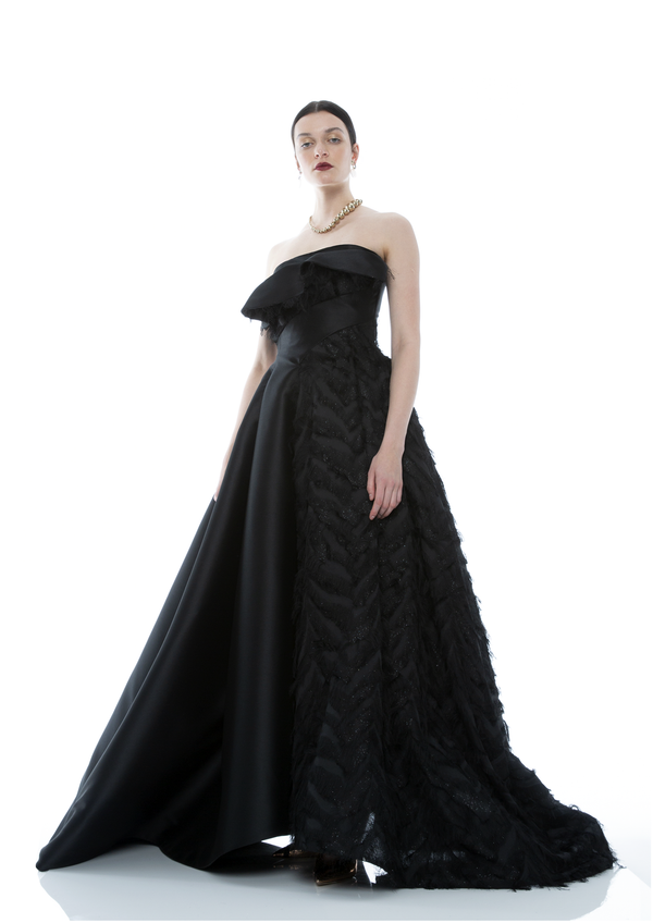 HALF FEATHER GOWN BLACK  SWAN